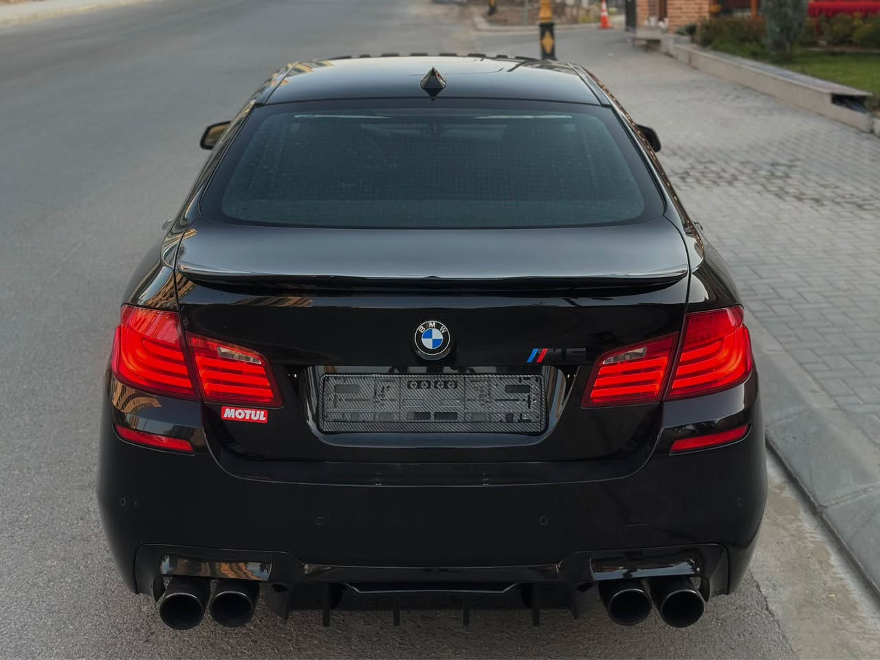 BMW f10 2012 528i turbo 
فرۆشتن و گۆرینەوە ئەکەم 
فول مواسەفات بەس ناوزەرد نیە 
5 مۆد لێخورین-ئەوتۆ ستارت- ئەوتۆ ستۆپ-5پەردە
سلایت گەورە-شاشە گەورە-لایت لید و ئەلقە
-بیلاد جام فۆتۆ-ئوێنە دژە فول هتد…….
کۆدی بۆ کراوە بەناوی خۆمەوە ئەشی کەم بە ناوتەوە 
بە مانگ سەیارەکە 2013 هەموو گیانی ئیش دەکات 
پاتری تازەی AGM 1000 لەسەرە تازە
سالۆنسای دەسکارە
 downpipe-sport resonator-Y pipe-muffler delete
-exhaust Tips
لەسەرە سەوتێکی زۆر خۆشی لەسەرە بە جرتەکەوە 
کامل شلەمەنیەکانی گۆراوە  
مەنەفیسی عەسلی لەگەلە بە شەرت کتاب و کامل عەشیای بیلادی ماوە گیر و مەکینە بە شەرت کامل مەسرەفە پۆلیش کراوە بەرەو روو لە رەسمەکان جوانترە جالو قۆپی نیە 
بەشرتی سەقفو حیزام نەبێت 
سەیارەکە M پاکێجە دەعامی دواوپێش M بیلاد بە لەحیەوە  
بێ دەعم موسو براوە بەشەرت جلدی نە دراوە رەسمی ئەو ولاتەشیم داناوە چوار تایەو ویلی لۆکی لەسەرە تازە 
سعری 115$ مەجال ئالوگۆریش دەکەم السليمانية, العراق


**إذا كنت صاحب هذا الإعلان وتريد حذفه لأي سبب، رجاءا أرسل رسالة إلى الدعم الفني**