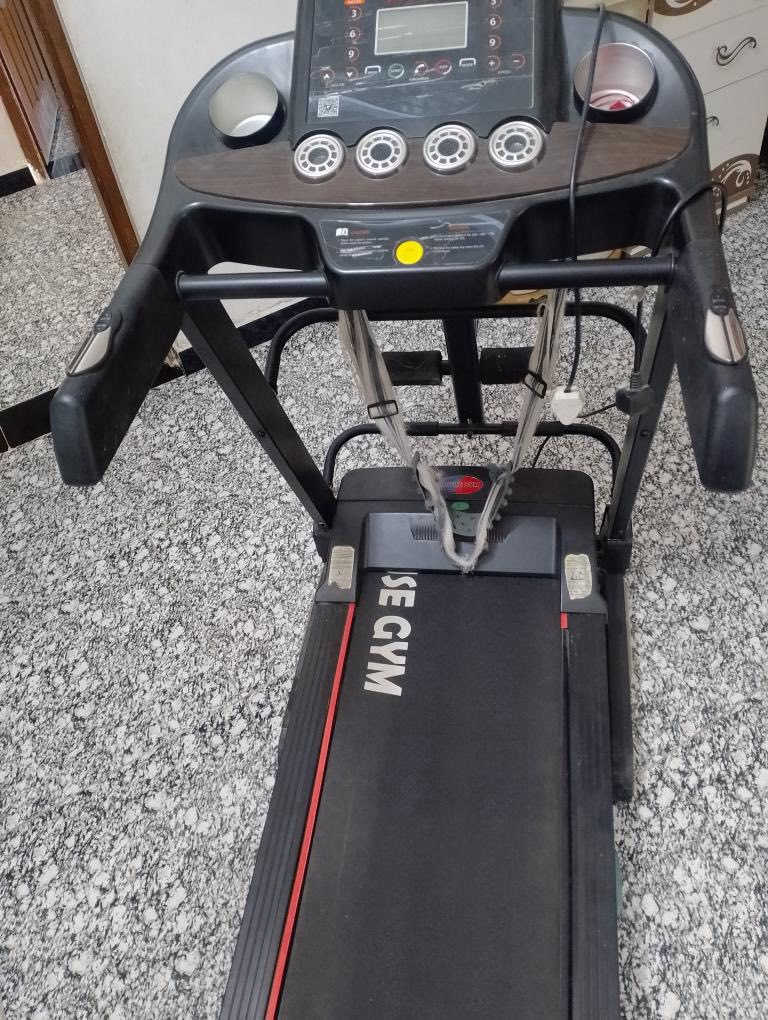 السَلٱمٌ عـَلـْيگمّ جهاز جري للبيع نضافه 100% مستعمل شي قليل بعد جديد نوعه امريكي السعر250 وبي مجال قليل مكاني بغداد الدوره جهاز فتره تحمل 150Kg كامل مواصفات يجي بشاشه تضهر ابيه الوقت والمسافه المقطوعه والسرعات والنبضه تكدر تزيد السرعه تكدر مباشر ومن عندك الجبلي يصعد الجهاز خمسطعش سانتي تزيين ذاتي سماعات واوكس يجي مع هزاز تكسير بدون بلاصات مثبت شناو الستفسار علا هاذا الرقم ***********
