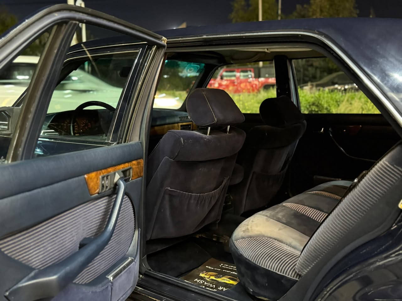 Mercedes-Benz 1991 SEL 560
سلام عليكم مارسيدس رئاسي 560 sel باب طويل
السياره بلاديه بدون صبغ 
داخل نيلي مشيف 
مكينه 560 بلاديه 
برده كهرباء 
كشنات اربعه كهرباء
فول مواصفات 
سياره ما ملعوب بيه كله ع بلاد 
سياره ماشيه 82الف 
سعره 230 ورقه 
مكانه اربيل 
للتواصل 
***********
***********
