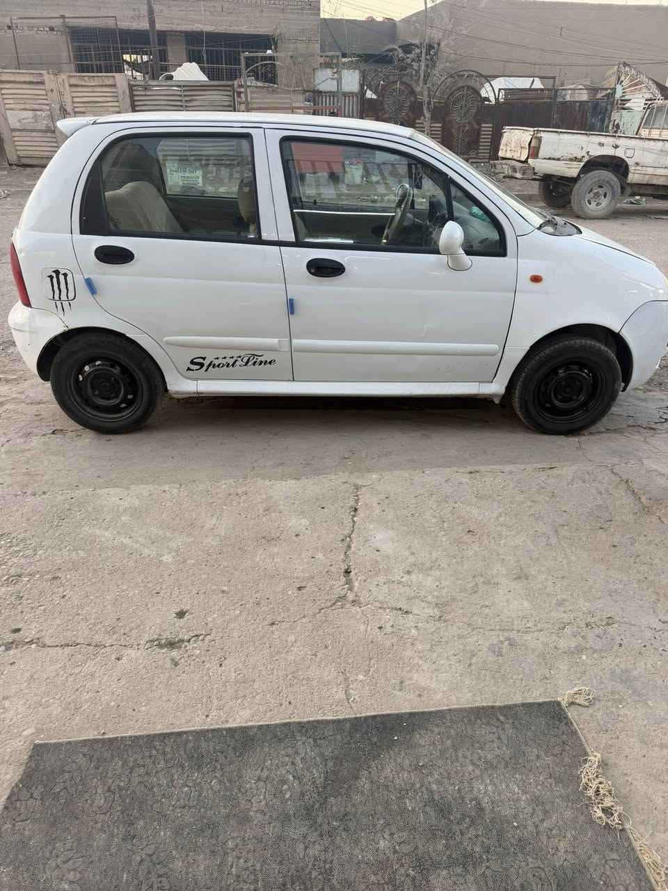 السلام عليكم كيوكيو ٢٠٠٨ للبيع مكان السياره بغداد الدوره سياره كير عادي ٣ بستم رقم نكليزي بغداد سعره ٢٤ وبيها مجال الاتصال ع رقم ***********
