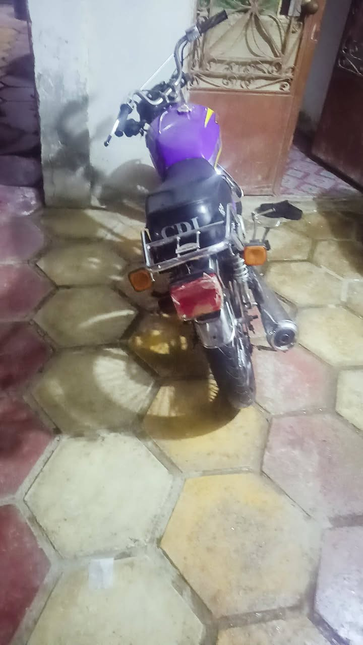 السلام عليكم تايكر موديل 21الدراجه كلشي ماناقصهه تاخذهه ربع مذب عليهه الدراجه اوراق كامله مكمله ومكينتهه خير من الله السعر 500وبيهه مجال اخوان الي ميعجبه المنشور خل يطلع كبل لحد يكسر بحلال العالم رقم ***********
