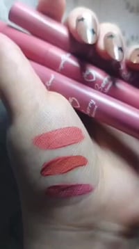 مستحضرات تجميل • مكياج • متوفر