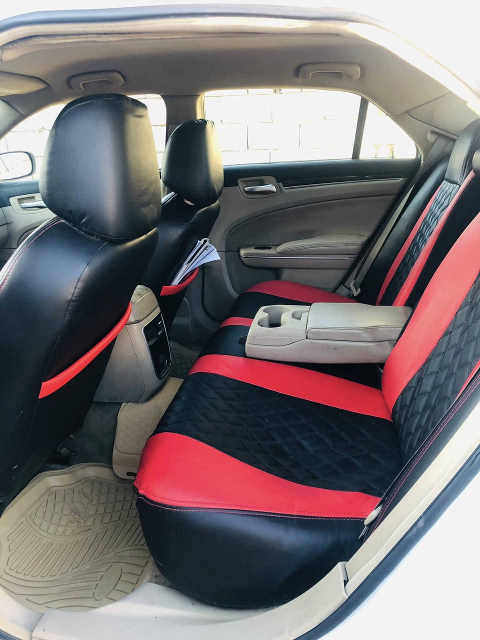 سلام عليكم ورحمة الله وبركاته وبامأ وارد امريكي للبيع 2012 سياره فول ما عده الفتحه سياره محرك 3600 سياره حادثها جاملغ او بنيد 
1 تخم تاير 
2 تبريد ثلج 
3 كير طياره 
4شاشه كبيره 
5تشغيل عن بعد 
العنوان بابل ورديه خارج 
السعر الستفسار على هاذا الرقم ‭0782 205 6972‬
