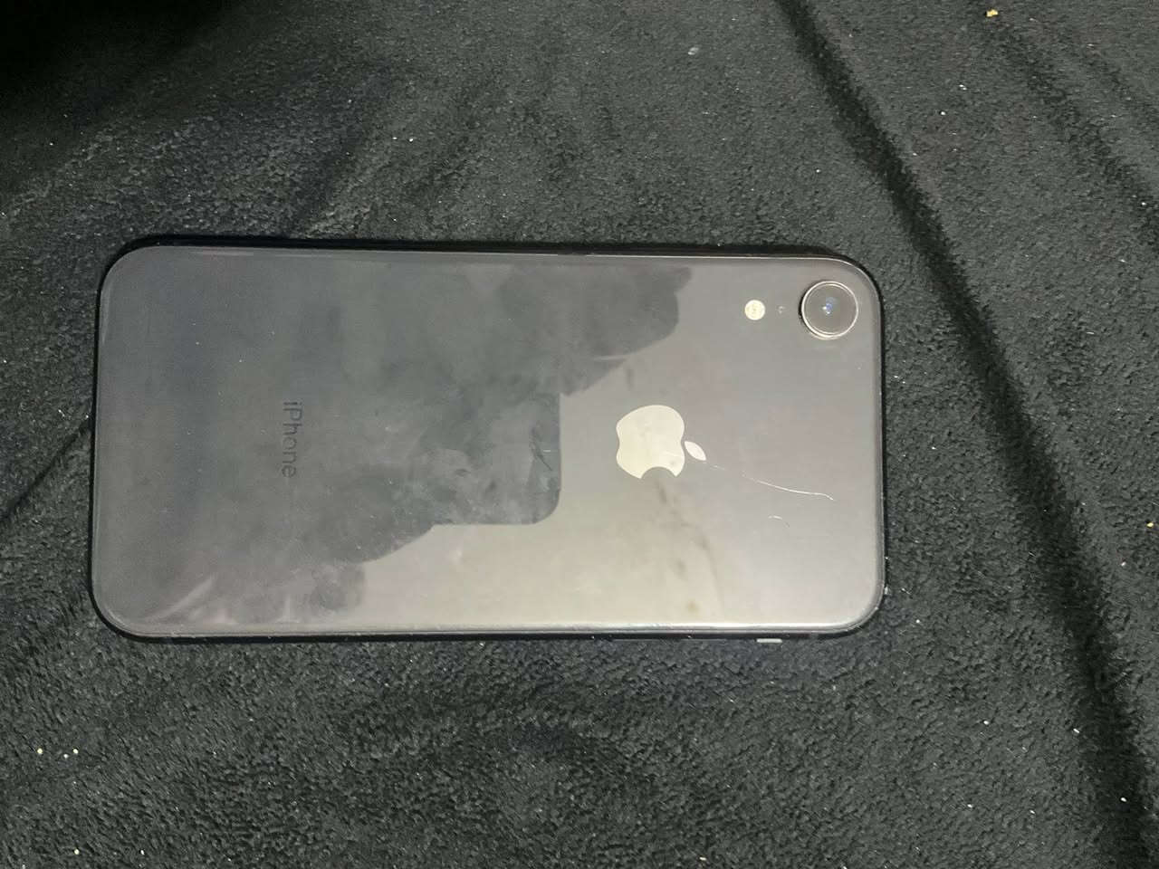 سلام عليكم XR للبيع 128 بطاريه80.  مكاني بغداد مدينه الصدر ب185 رقمي***********
