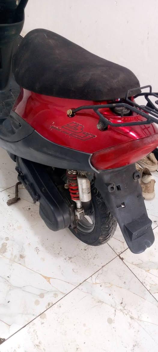 ياماها تسعه ناعم كهربائية شغال سعره300وبيها مجال قليل لشراي كيج بانزين كله شغاله ماعد باتري تعبانه تايرات جدد بريكات كله عل لبلاد محرك مكفول مامفتوح ***********
