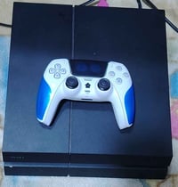 بلايستيشن ٤ • يد أصلية • ٢٦ لعبة