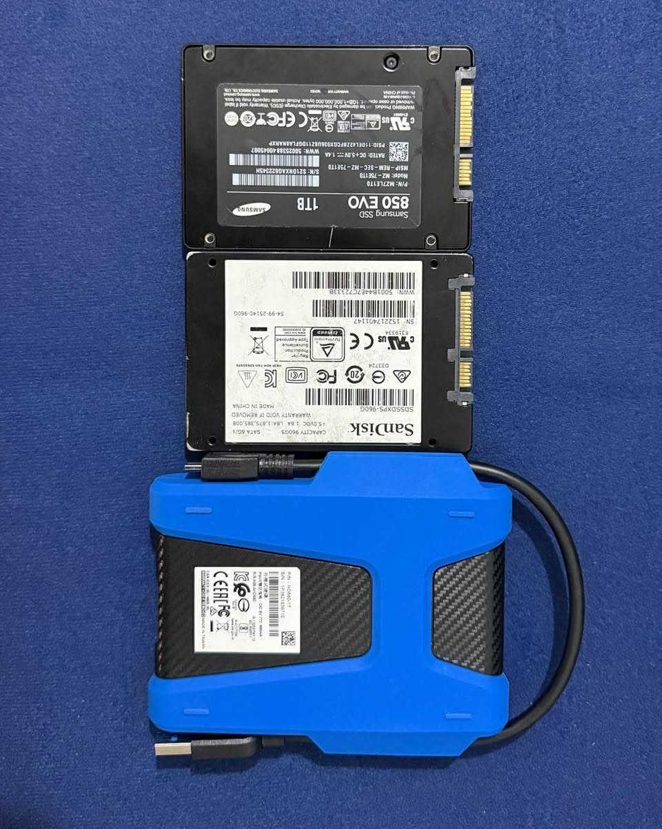 � 3 دانە هاردی SSD 1TB بۆ فرۆشتن 🔥

✅ خێرایی بەرز
✅ دۆخی زۆر باش
✅ تاقیکراونەتەوە و ئامادەن بۆ بەکارهێنان
✅ گونجاو بۆ لاپتۆپ و PC و پلەیستەیشن           💸نرخی 280 هەزار                                                    
� 3 أقراص هارد SSD سعة 1TB للبيع 🔥
✅ سرعة عالية
✅ حالة ممتازة
✅ مفحوصة وجاهزة للاستخدام
✅ مناسبة للابتوب والكمبيوتر والبلايستيش      ✅التوصيل متوفر إلى جميع أنحاء العراق            💸سعره 280 ألف دينار السليمانية, العراق


**إذا كنت صاحب هذا الإعلان وتريد حذفه لأي سبب، رجاءا أرسل رسالة إلى الدعم الفني**