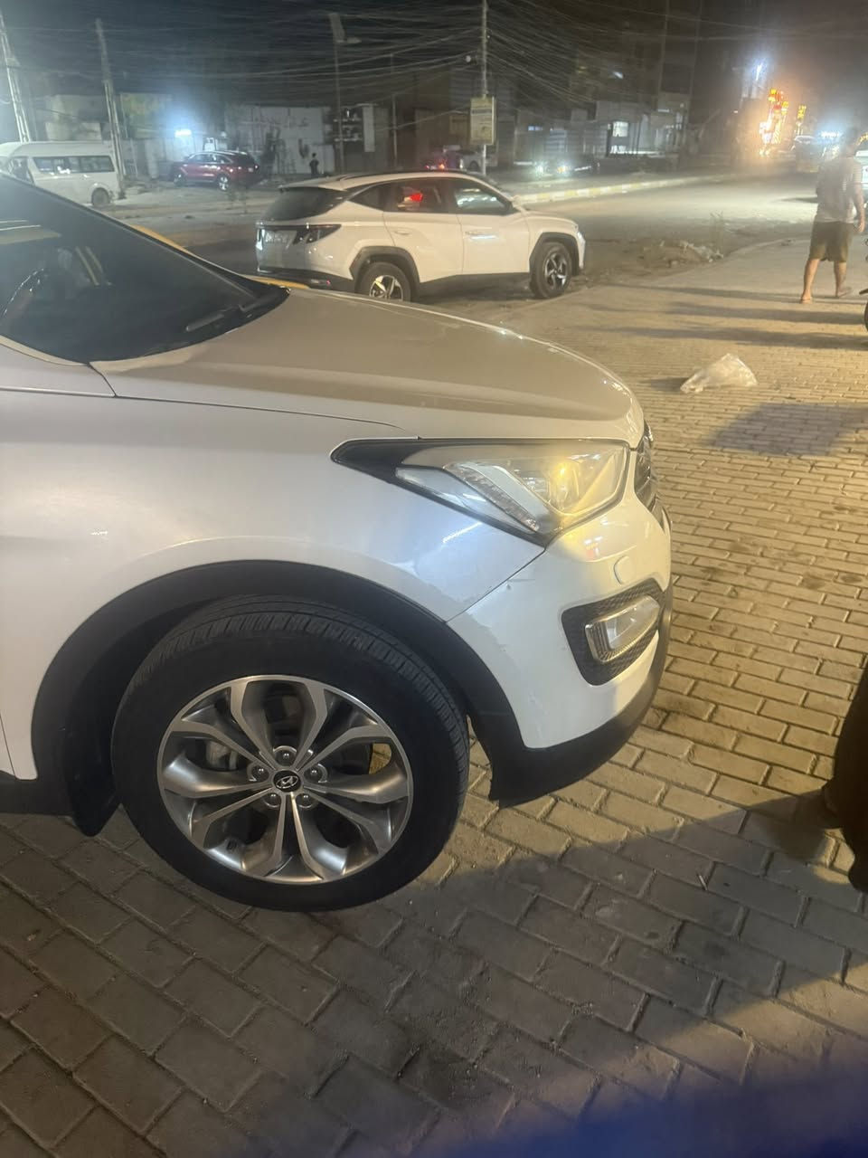 السلام عليكم سنتافيا ٢٠١٤ وارد خليجي كويتية
فول مواصفات 

بانوراما 

٦ سلندر ٣.٣ دوش

٧ راكب 

حساسات خلفية

شاشة وكامرة 

تبريد ٣ قطع

تحكمات ستيرن

منظومة عدسات زنون 

ماشية ١٨٠ الف 

تخم تاير جديد ياباني

رقم بغداد انكليزي باسمي تحويل ثاني يوم

بيها صبغ باب السايق وخلفه بدون ضربة اثر شخوط والجاملغ  الامامي عكس السايق على كد شبر مثل مموضح بآخر صورة بدون اي تبديل

السعر ١٦٩ وبيها مجال للشراي 

مكاني بغداد الحسينية 

***********
