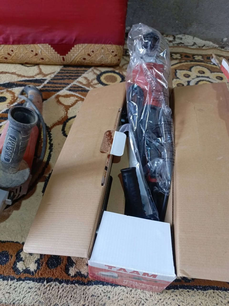 سلام عليكم
كوسرات تام الاصلي عدد 3+دريل
كبيره مستعمله قليل السعر 55
وسط جديده السعر 45
صغيرةجديده السعر 35
دريل جديد السعر 25 
مكاني ناصريه 
***********

