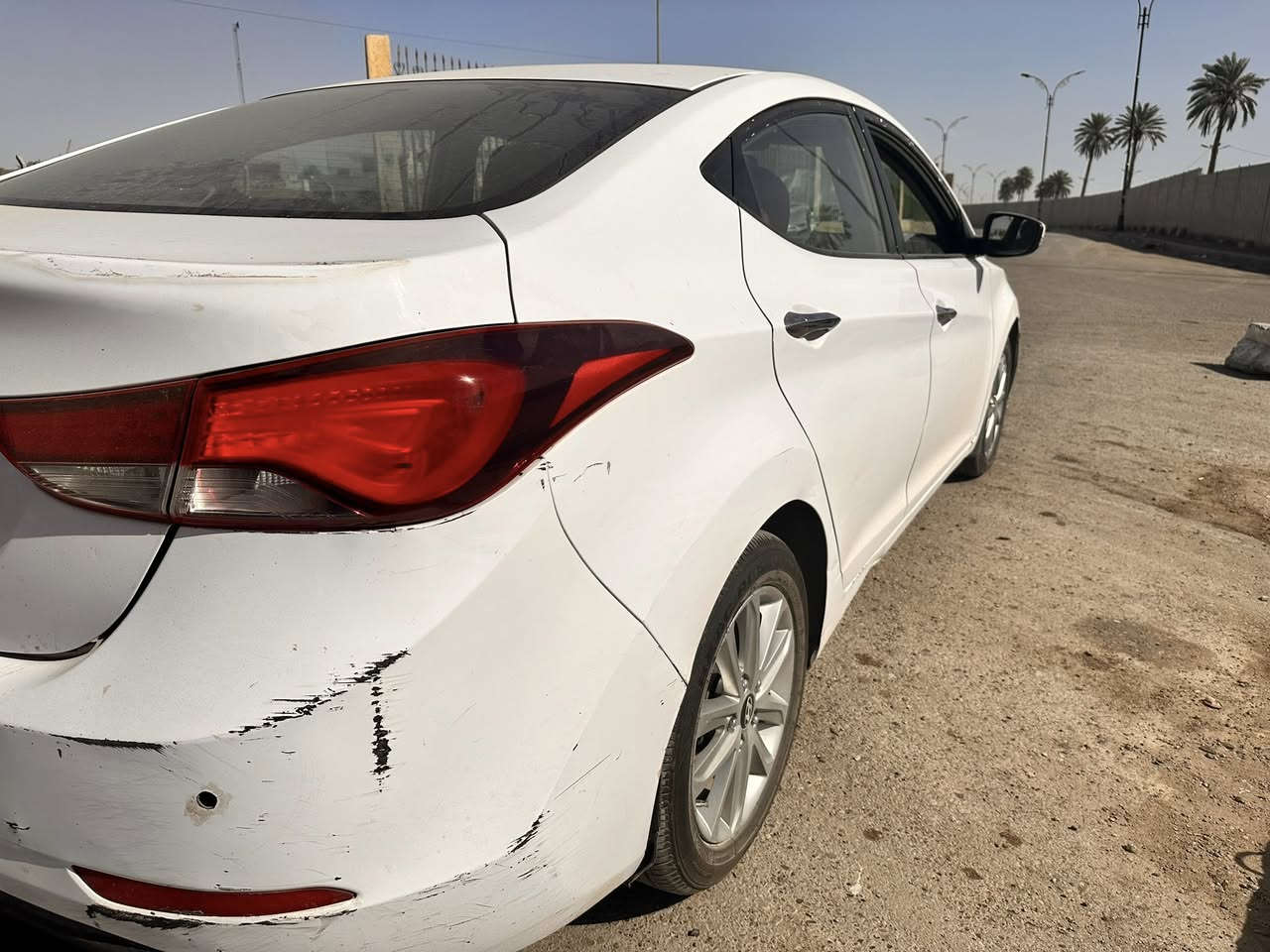 النترا 2015 خليجي بيها جاملغ  صبغ فقط بدون دواخل و بيها مكينا و تبريد نقص السعر بشدة وبيها مجال حك الجيه عنون كميرة الجزيرة السياحية  رقم الهاتف ***********
