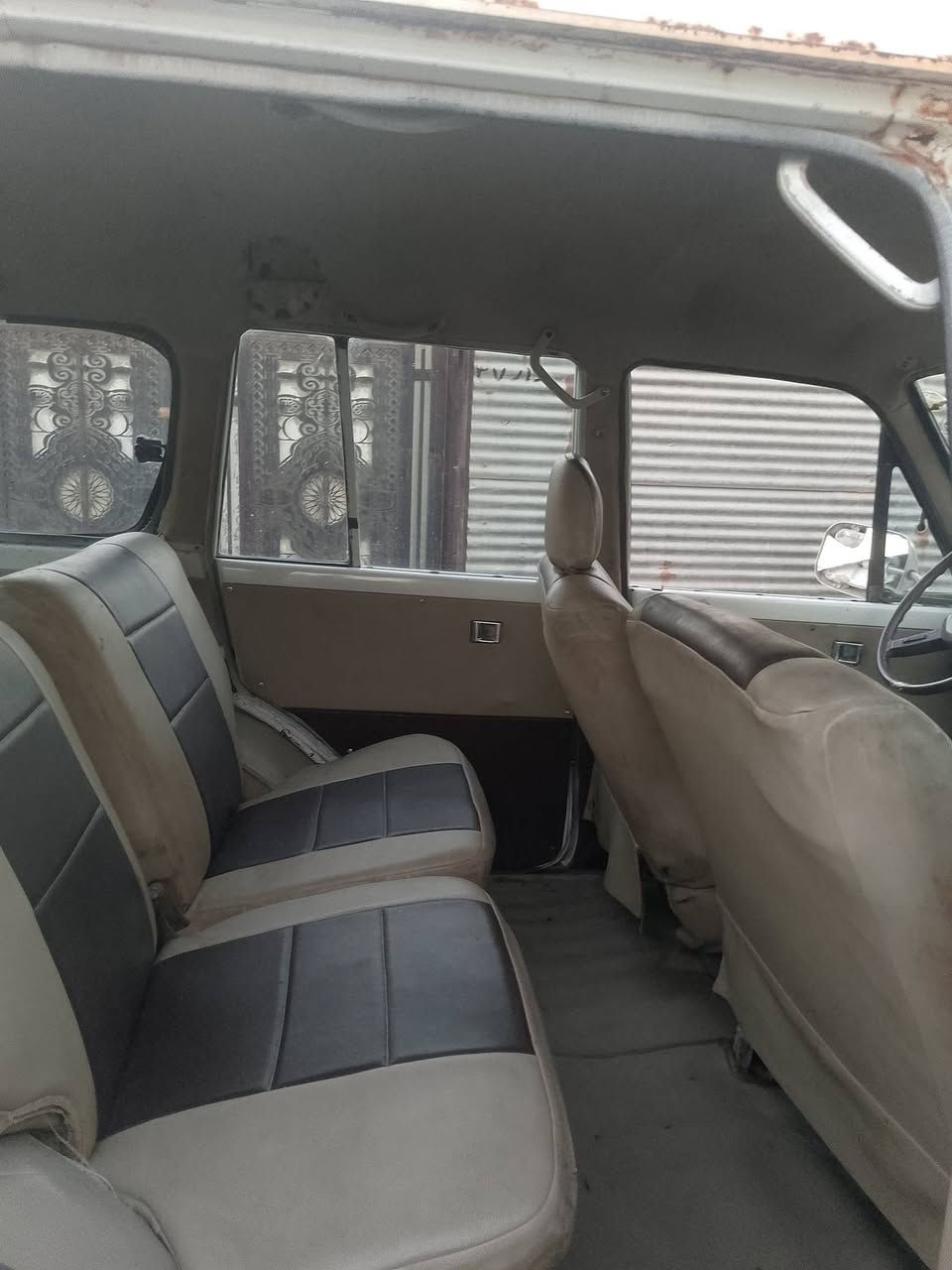 السلام عليكم لاند كروز مكينه بلادي راعيه مااندله السعر ١٤رقم ***********
