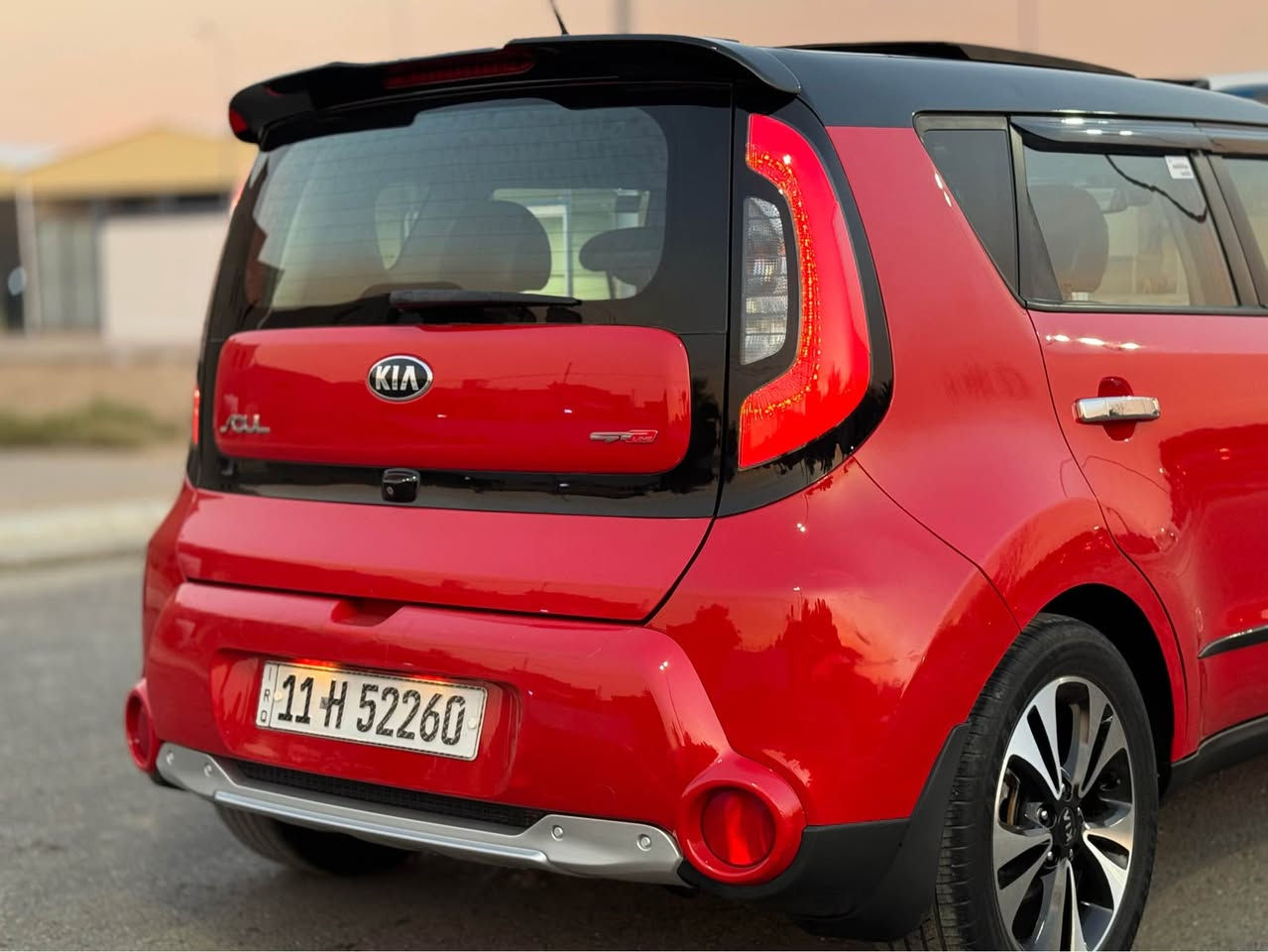 ❤️❤️❤️❤️❤️❤️❤️❤️❤️❤️❤️❤️
كيا سول بلاس GT LiNe موديل 2016 
فول الفول 
سقف بانوراما 
كشنات جلد احمر و اسود بلادي ( تدفئه - تبريد امامي و خلفي - كهرباء )
بكلايت ليد شمعه 
لايت ليد و عدسه زينون اصلي 
سستم صوت انفنتي دمام امامي و خلفي امبلي فاير 
اناره ليد دسكو لايت متغير 10 الوان اصلي بالسماعات 
رادار امامي و خلفي و تحديد مسار الطرق 
توقف ذاتي 
مرأه عاكسه لضوء 
شاشه كبيره نفكيشن مع كامره 
تبريد شاشه منفصل تغير مناخ 
نضام ايكو لتقليل صرف الوقود 
مثبت سرعه كروس + تحكم صوت 
دشبول دجتل ترحيبيه  + شاشه لعرض 
الاعطال 
ثلاث انضمه لقياده سبورت / كومفورت / نورمال 
كشافات امامي هايلوجين 
اشاير بالمري ليد 
نضام تشغيل بصمه الابواب و الصندوك 
محرك 2000 الكبير المرغوب 
دواخل بيانو بلاك لامع 
يدات كروم 
ويل كروم ١٧ انج 

صيانه كامله فلاتر بنزين و منضومه البنزين و دهونات دسكات تايرات حداديه تبريد  و شادلها مروحه اضافيه كلها جديد سياره مصروف عليه و جديده كير محرك كله عله وضع الشركه ما مفتوح بي برغي 

السياره ماشيه ٢٤ الف بعدها و الاسبير منازل بعده و العده و الكتلوكات كلها 

السياره داخله كلين بيها فقط مياه امطار و شغاله من امريكا و كلها بشرط 

و حاليا بيها شبر بالجاملغ الامامي فقط صبغ 

السعر 135 ورقه 

و الاتصال ***********
***********

مكان السياره بغداد بغداد, العراق
