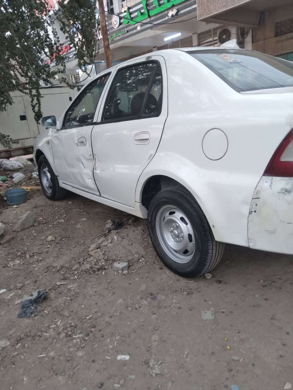 سلام عليكم للبيع سيكي موديل 31سياره جديده كير محرك صدر خلفي امامي كهربايات كلها شغاله تبريد ثلج تتفئه تخم تاير اسياره على وضع الشركه مطلوبه للمصرف السعر 18 العنوان بغداد *********** مكلف بالنشر
