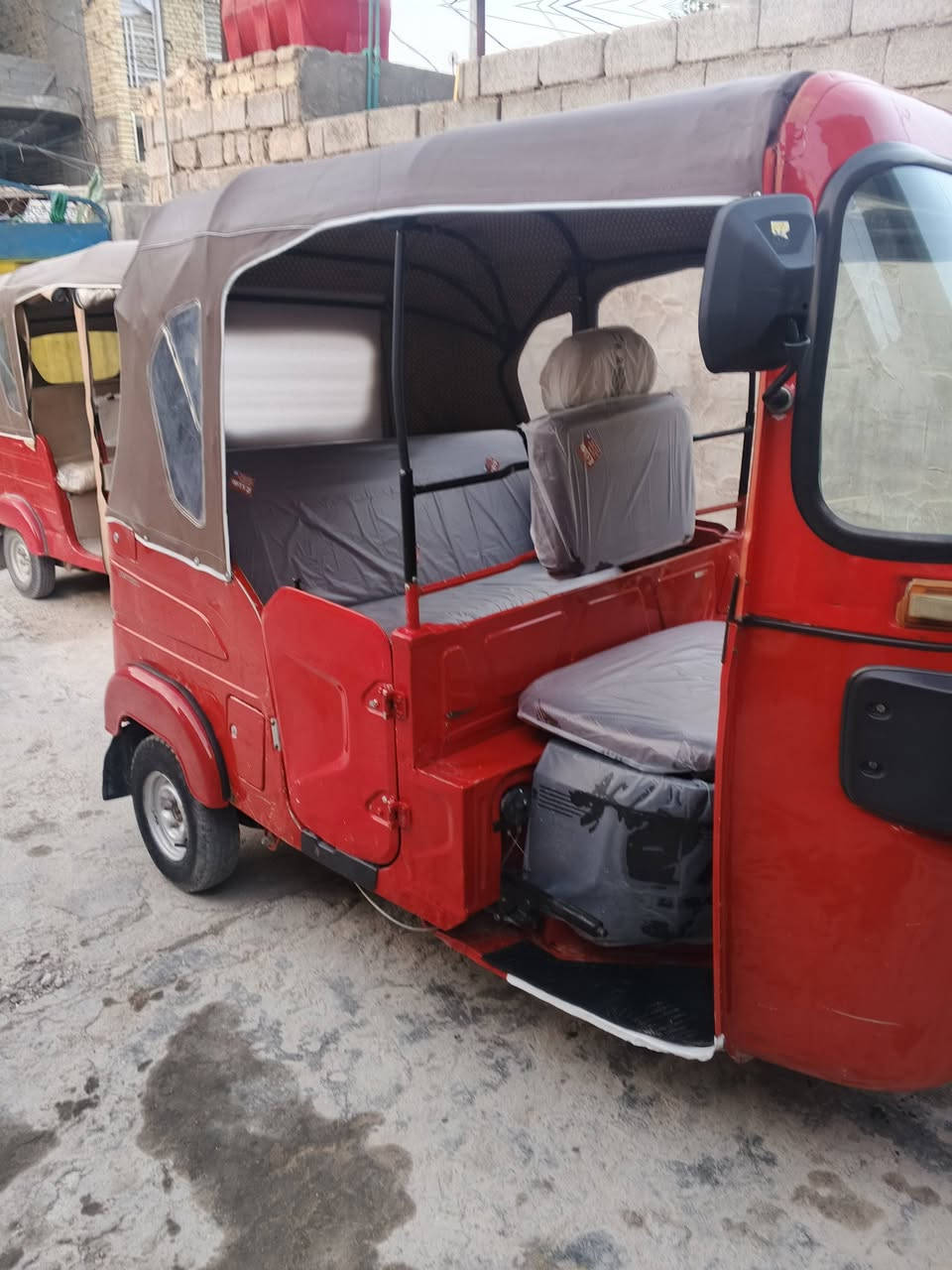 سلام عليكم تكتك موديل 22شهر 10سنويه لوحات نكليزي تحويل مباشر محرك مكفول بيه ضربه بل صفحه وتكمه تكتك جاهزة برغي ما عايزه كبل لشارع تكتك اخت الزيرو سعر 7.750وبيهة مجال مكاني كربلاء المقدسة رقمي*********** شراي يخابر بي خير ويدللل مامتواجد خاص
