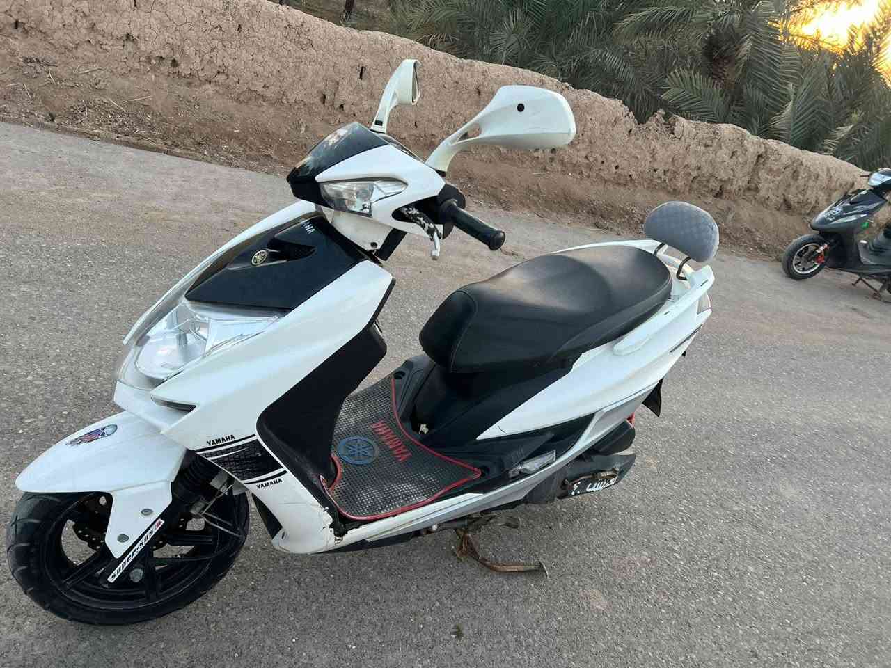 سلام عليكم دراجه للبيع سكنس ياباني شمعه دراجه نضيفه فول مواصفات مخرج شاحنه وتشقيل عن بعد بصما دراجه اربع ولفات ابلاد مكان معمل ورق شمعه زريجي سعر 800  او بيهه مجال قليل هاذ رقمي للستفسار***********
