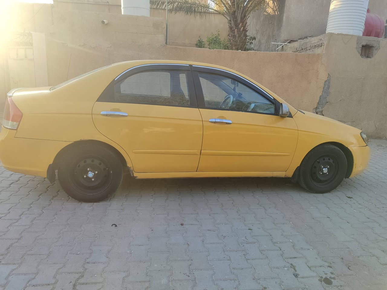 السلام عليكم سبكترا موديل 2008 وارد امريكي حادثها جاملغ وبنيد بدون دواخل ليبل واحد
محرك 2000 كير ومكينه خير من الله تبريد ثلج 
حداديه جديده السياره ما ناقصه شي رقم مميز بسمي تحويل ثاني يوم
السعر 72 وبيها مجال مكاني كربلاء المقدسة 
***********
