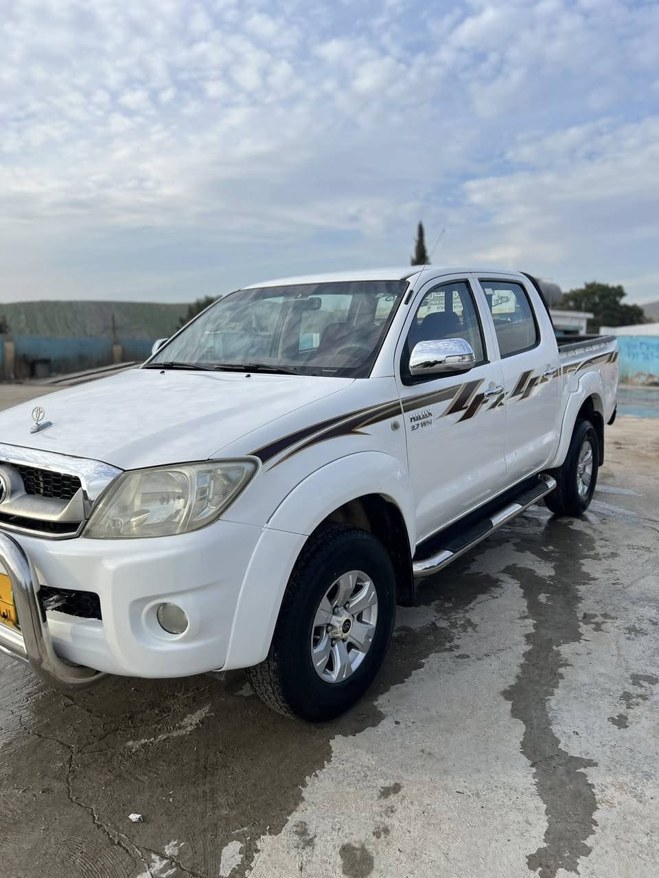 مەرزیە ٢٠٠٩
تۆماتیک
بئ عەیبو عار 
گئرو مەکینەی بەشەرت
تایەی تازەیە بئ مەسروفف
سەنەوی بەسەر نەچوە مانگئکی ماوە 
***********
***********
