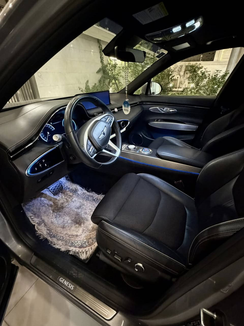 السلام عليكم 
جينيس GV70 موديل 2023 لون سيلڤر برستيج محرك 4 سلندر 2.5 توربو 
رقم بغداد بأسمي تحويل مباشر 
فول مواصفات غني عن التعريف 
حادث مدكر خلفي جهة يمنى بدون دواخل بدون ايرباك 
للاستفسار الاتصال على الرقم ***********
