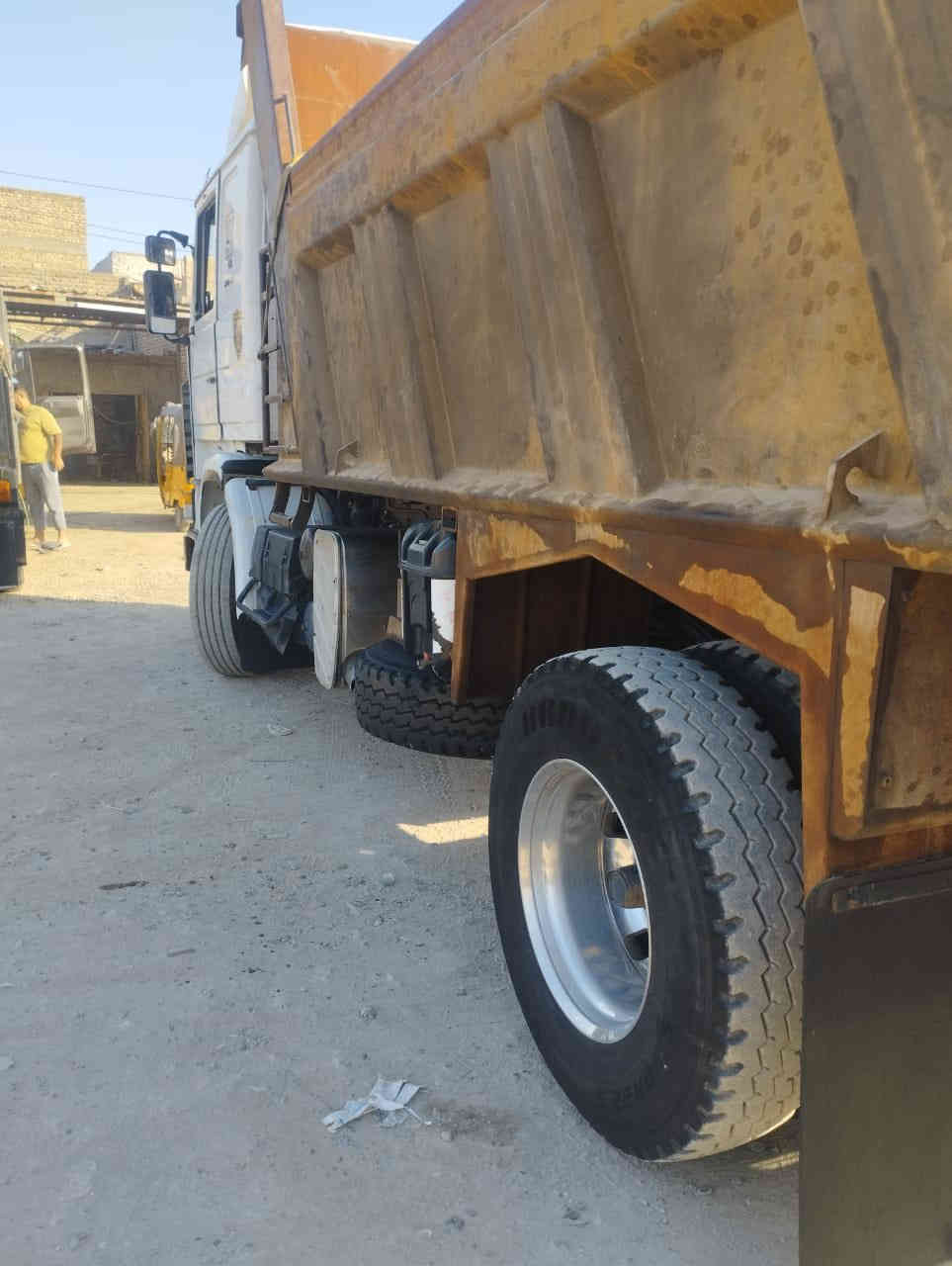 سلام عليكم ايف ١١٣لبيع مكينه سوده ٨٨كير ٤+٤ورك كله هوائي تبريد شقال رقم نكليزي بسمي بلادي قلاب مكان سياره بغدادسياره ما عوزهه شي جاهزه الشقل ***********
