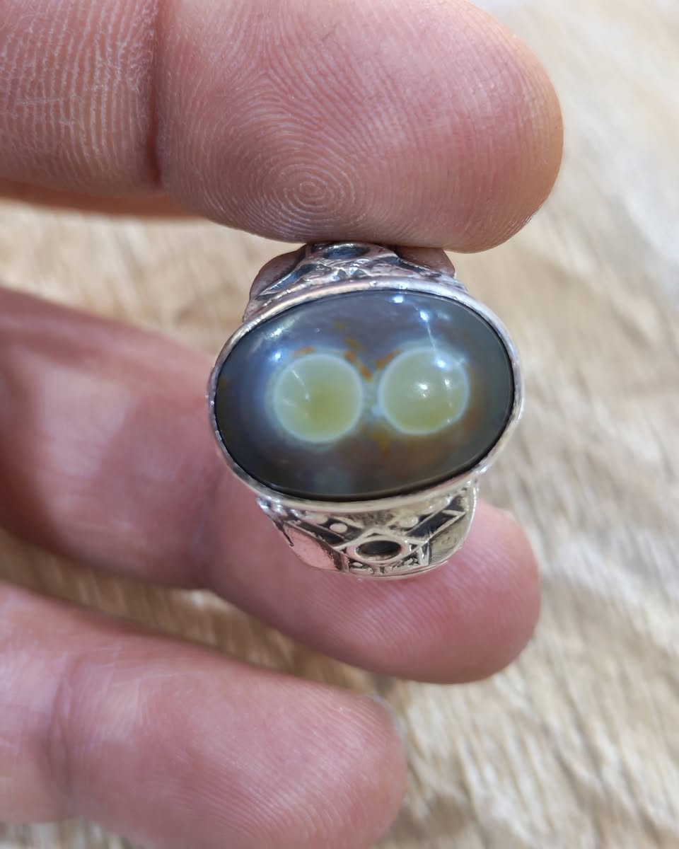 سليماني عينتين متساوية صياغة يدوية***********بغداد
مقاس 23 ونص
