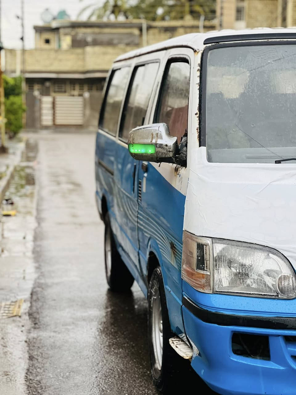 سلام عليكم فوتون شريطة 2016 رقم بغداد الماني بسميي وتحويل هية وغرامات مصفرة مكينه بيهة خيط بخار وكير واكسن مكفولان السيارة ما بيها صبق ولا ضربة بيهة خياسات بس وموضحات بل الصورة السيارة بلادية تخم تاير كهربائيات كلهة شغالة صدر امامي خلفيي باور نعمة السيارة جاهزة ما ناقصهة ايي شي السعر 45 وبيها مجال للطيبين مكاني بغداد حي البتول 
***********
