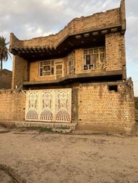 بيت 200متر مع 800متر ويا لبيع البيت عوزه شغلات بصيطه جام وبوب داخليه ف...