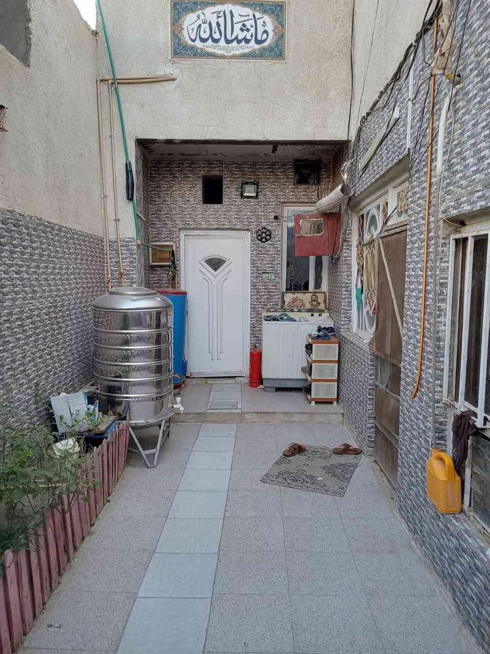 دار سكن للبيـــــــــع في نهاية حي المعلمين قرب مدرسة الرباط ١٨٠ متر ب٨٥ بناء نظيف
♦️♦️♦️♦️♦️♦️♦️♦️👇👇#طابو_صرف

دار سكن للبيـــــــــع في نهاية حي المعلمين 📍

قرب مدرسة الرباط📌

غرفتين وصاله ومطبخ وصحيات واستقبال 👏

 ١٨٠ متر طابو صرف 🫡

 #السعر_٨٥_وبية_مجال 👌👌

#اتصل***********

