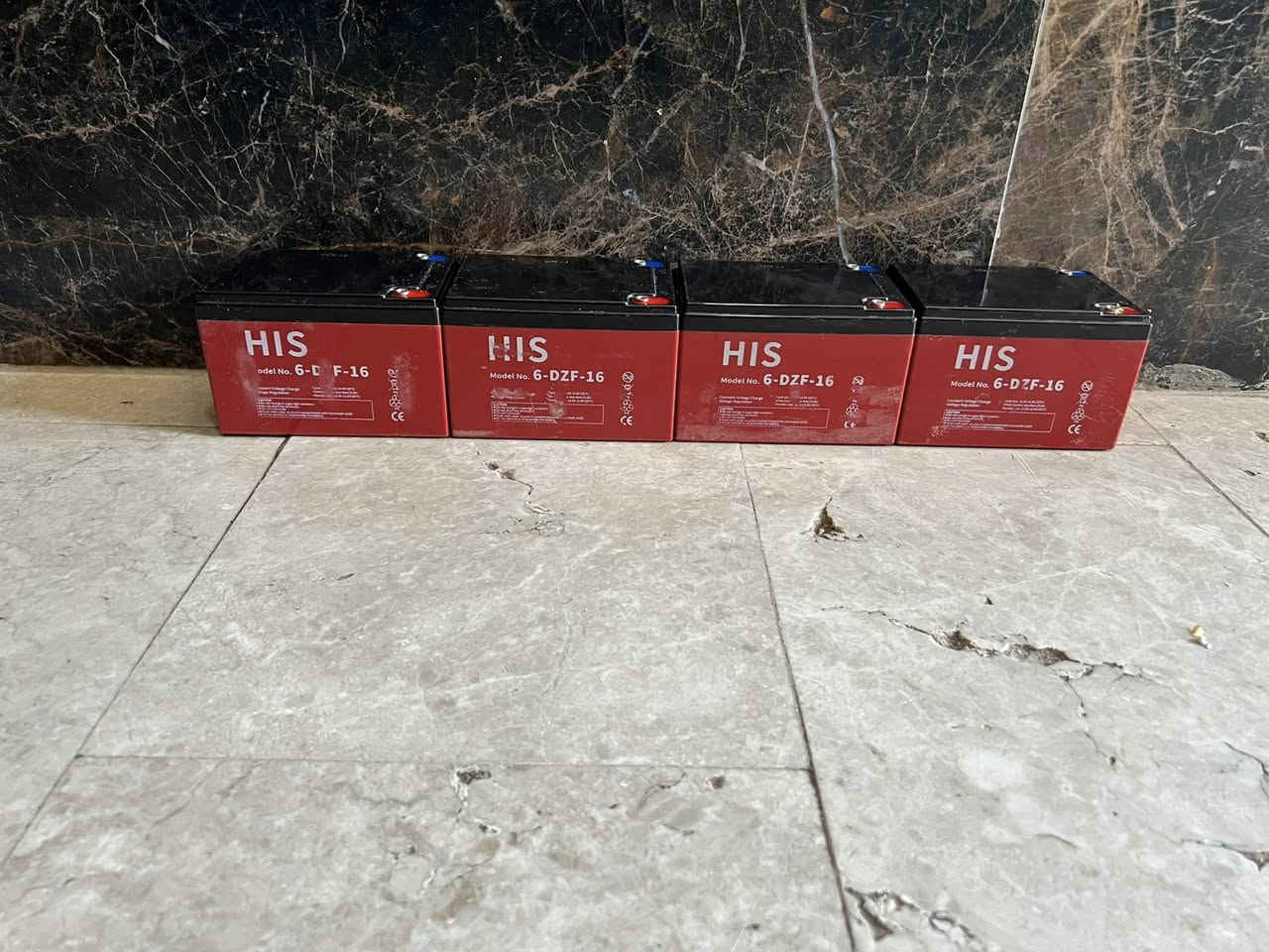 بطاريات اصغار عدد ٤ للبيع ماصار شي من مشتريه تقريباً شهر واحد نظيفات سعر والواحده ٢٠ و كله ٨٠ ألف وبيه مجال بسيط و تصنيع سنه ٢٠٢٦ رقم الهاتف *********** ويوجد تواصل على الخاص
