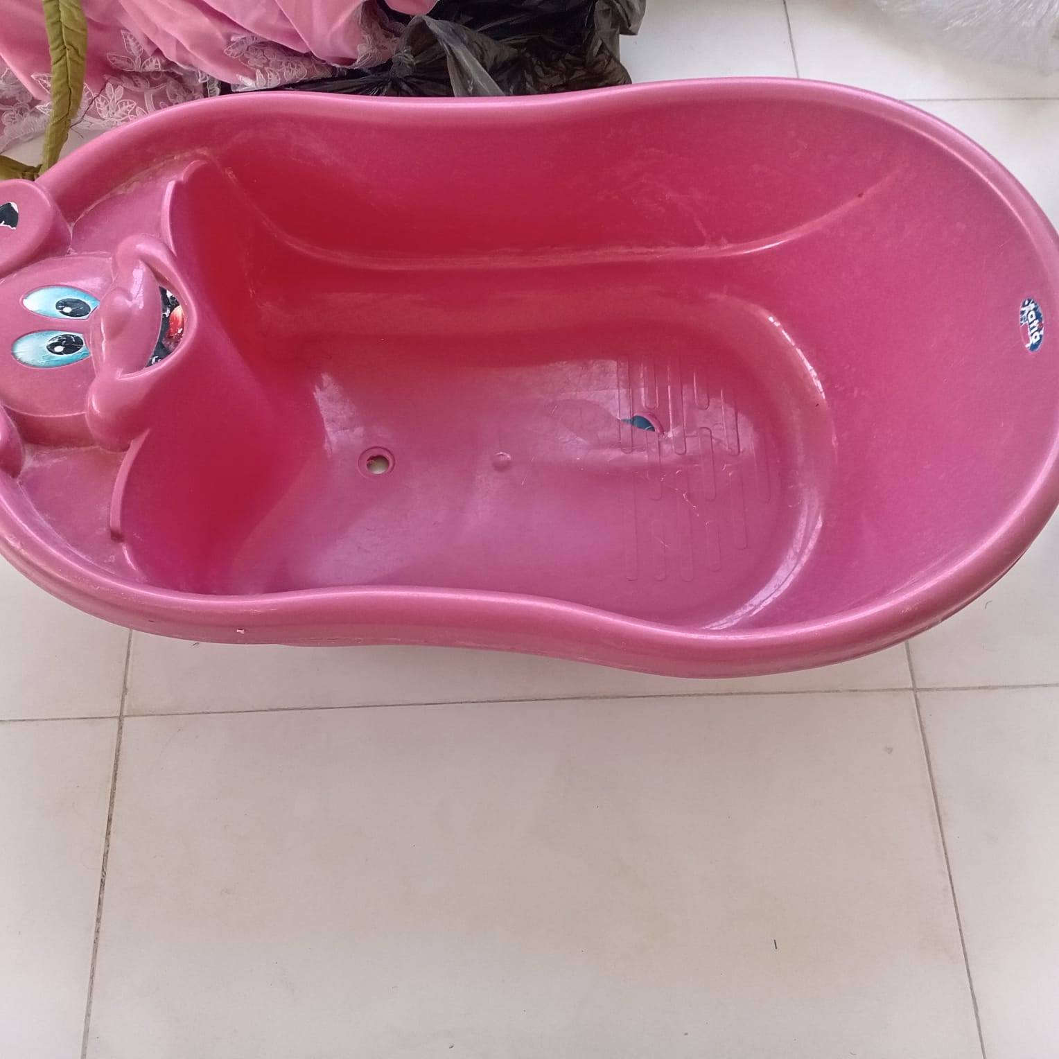 غراض مستخدمةكل قطعه وسعرها نوع سبلت كري 2طن غاز 410 ما داخل صيانة و مروحة شحن   للاستفسار على رقم *********** او على الخاص
