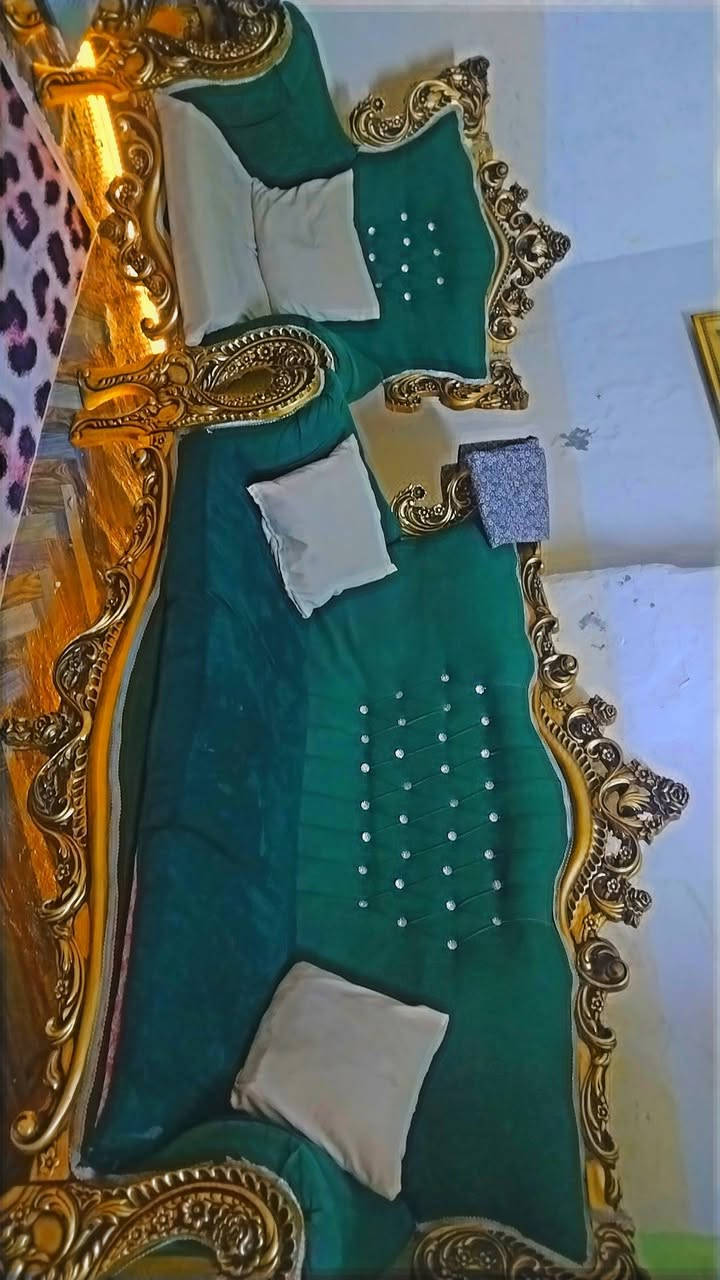 سلام عليكم تخم ٧ مقاعد ميز بلازما ومرايا هي وميزها سعرهم ٤٠٠ وبيهم مجال


**إذا كنت صاحب هذا الإعلان وتريد حذفه لأي سبب، رجاءا أرسل رسالة إلى الدعم الفني**