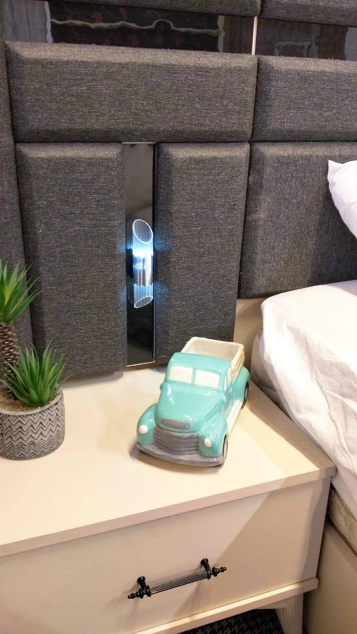 استفسار *********** مكان بغداد غرفة 10 قطع نضيفة 100/100 بيها انارة ومخزن بالسرير  8 ابواب  بيها كنتور اضافي
