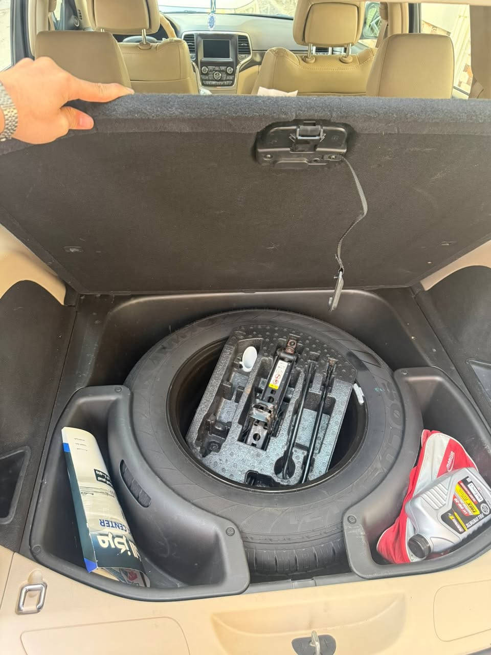 جيب خليجيه 2018 للبيع مكفوله عدا بارد 3 سانتيم وكارت حتى بالسونار ما مبينات فقط فول مواصفات والرقم مميز ماشيه 90 ميل مكينه وكير كفاله عامه حداديه جديده السعر 265
مكاني كربلاء 
***********
