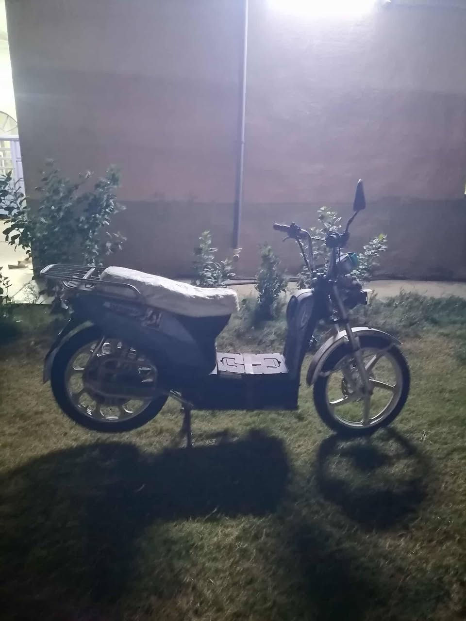 السلام عليكم مطار شحن للبيع مكان مال علم الربيضه فول بطاريات جده زوجتهرات جدا كامل شغل وتوكل على الله السعر 250 بها مجال للطيبين


**إذا كنت صاحب هذا الإعلان وتريد حذفه لأي سبب، رجاءا أرسل رسالة إلى الدعم الفني**