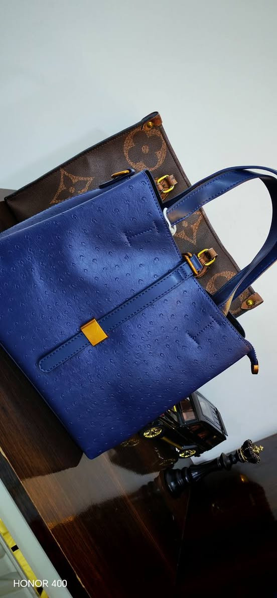 كل قطعة وسعرها اصلي يجنن والسعر هم يجنن🌹


**إذا كنت صاحب هذا الإعلان وتريد حذفه لأي سبب، رجاءا أرسل رسالة إلى الدعم الفني**