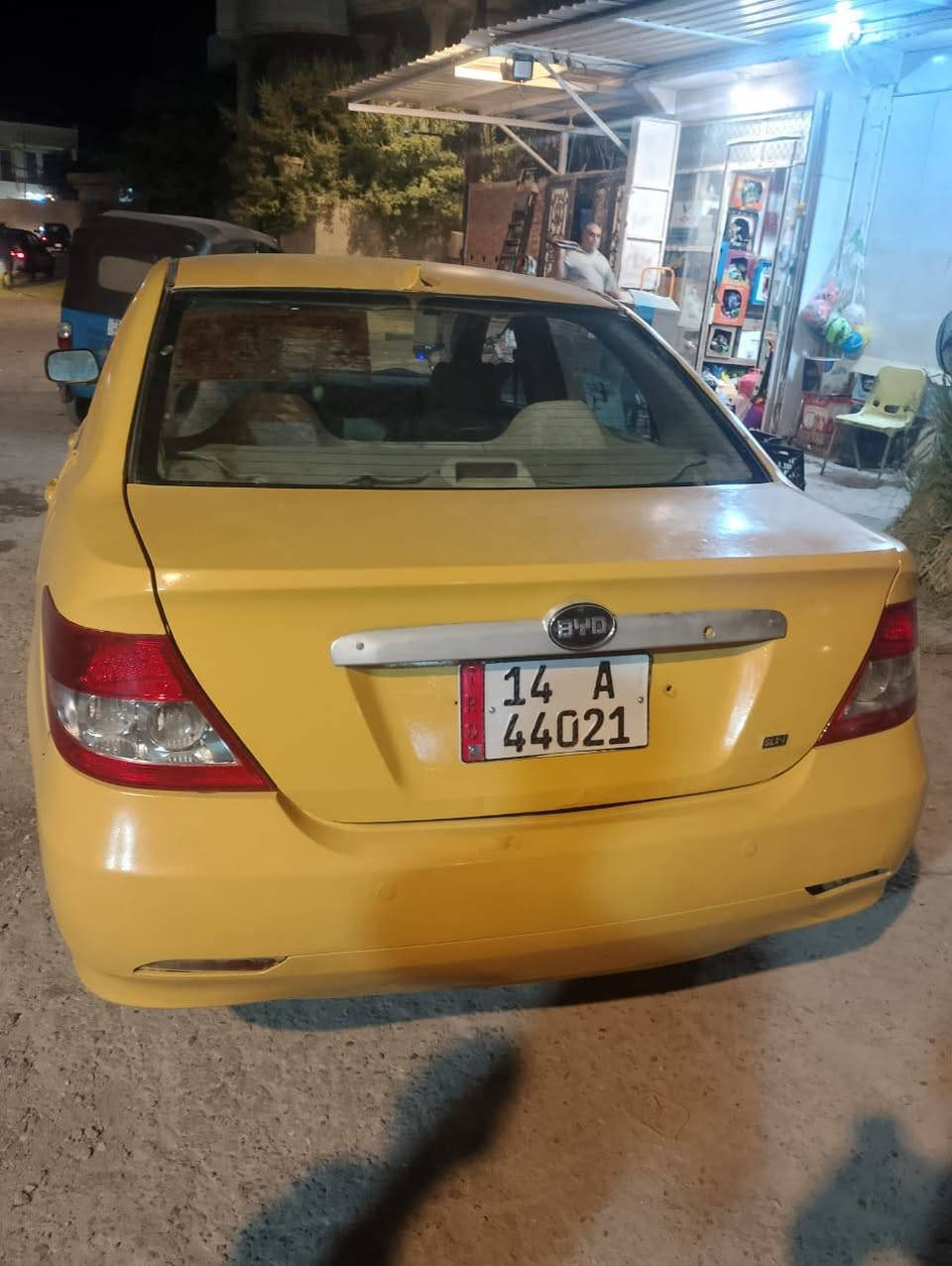 السلام عليكم السياره حلوه وخير من الله مكينه كير دواخل مصفره هيئه وغرامات سنويه ل 30 سعرها 20 
مكاني ابو الخصيب ***********
