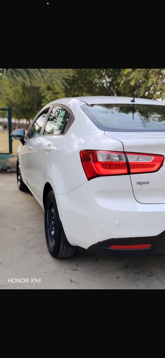 بسم الله 
كيا ريو ٢٠١٢ خليجي 
رقم اربيل 
شرط التحويل 
مكينة دوش قطرتين
تحكم ستيرن جهتين 
اشاير مري 
مري شفط 
داخل لونين 
داخل جلد 
تدفئة تبريد بشرط 
كامرة 
حساس خلفي 
كهربائيات كلها شغالة 
مكفولة من الضربة والصبغ 
بيها كم مكان بارد 
السعر 93 و بيها مجال 
***********
📍بغداد
