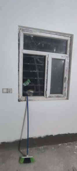 السلام عليكم بيت للبيع 100م..بالانتفاضه الرابعه الموقع كلش حلو البيت بناء جديد نقص فقط ارضيه حالياً صب بناء درجه اولى كامل من كلش تسطيح وسقوف ثانويه الياخذه مايخسر   السعر 115. اي سوأل رجا اتصل. رمش.  ***********..***********. سيد علاء الشريفي
