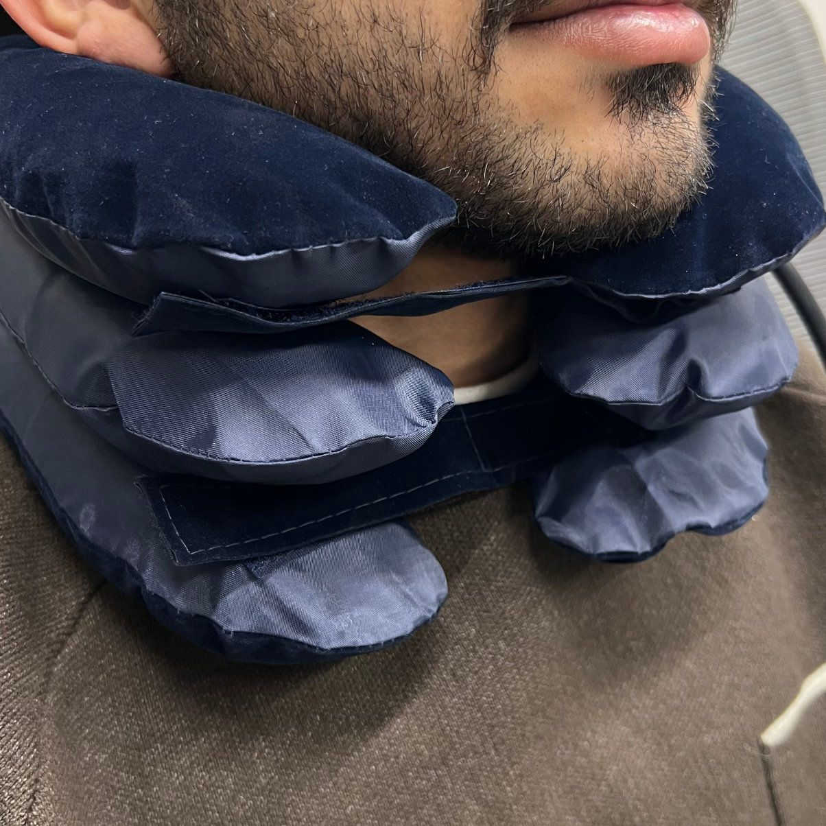 🔥 وداعًا لألم الرقبة!
تعبت من الموبايل أو الشغل الطويل يوجع رقبتك؟ 😣
الحل مع وسادة شدّ الرقبة الهوائية المريحة.
✨ المميزات:
✔️ تصميم بثلاث طبقات لتمديد الرقبة تدريجيًا
✔️ مضخة يدوية للتحكم بكمية الهواء
✔️ قماش ناعم ومريح على الجلد
✔️ يساعد على تخفيف الضغط عن الرقبة
💰 السعر: 15,000 دينار
🚚 التوصيل: 5,000 دينار لجميع المحافظات
📦 كمية محدودة
📩 للطلب راسلنا خاص أو اكتب تم بالتعليقات


**إذا كنت صاحب هذا الإعلان وتريد حذفه لأي سبب، رجاءا أرسل رسالة إلى الدعم الفني**