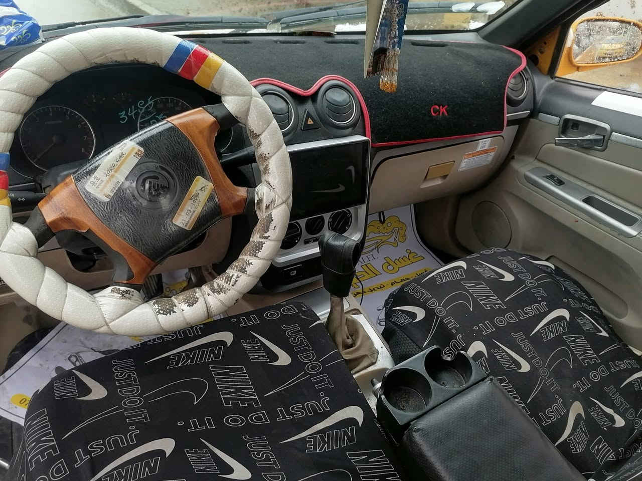 2011 السعر 30 بيه مجال شي بسيط كربون مبيه مسجاله ***********
