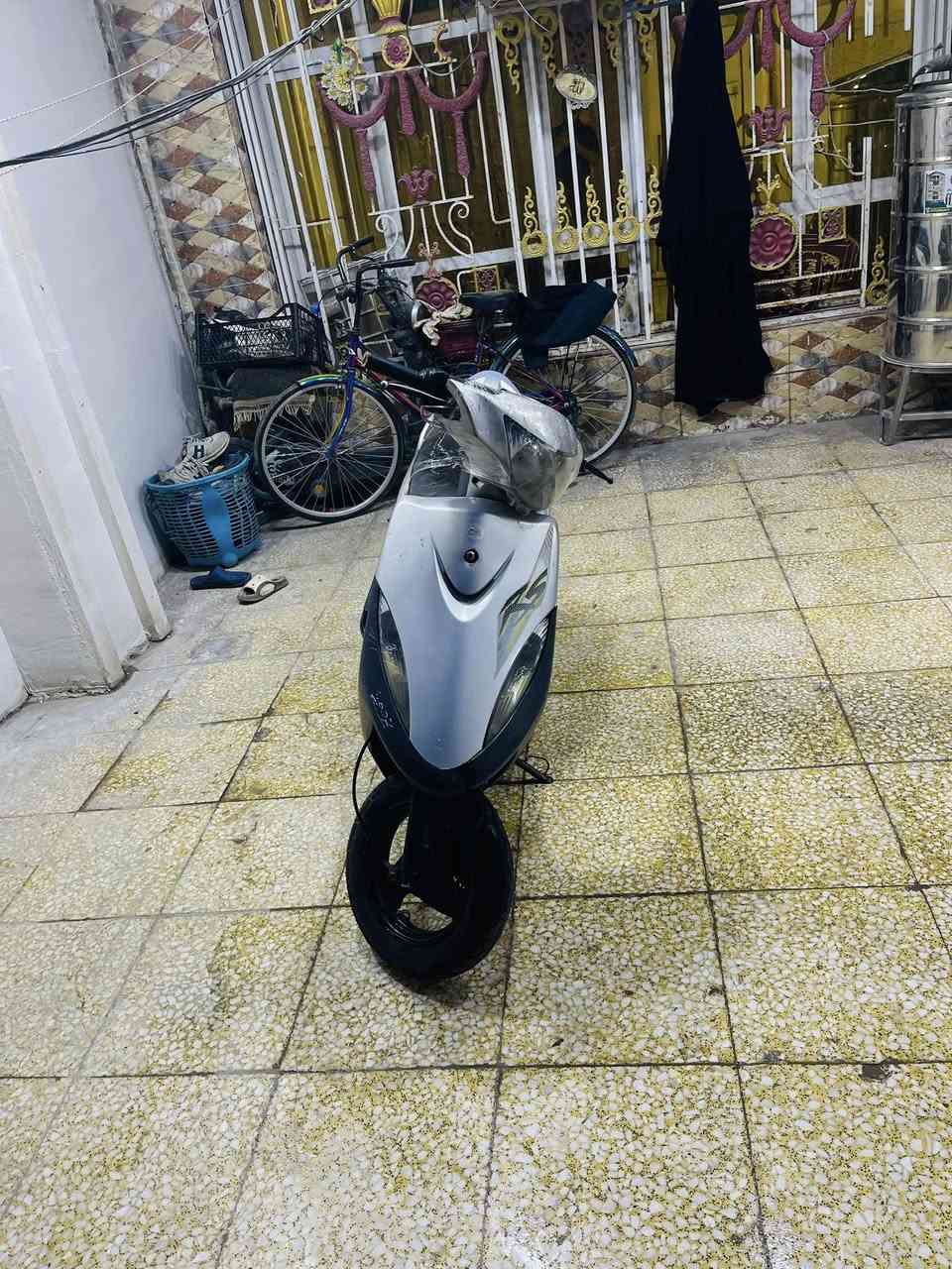 سلام عليكم
دراجة ماكس عدله 🛵 للبيع  

بلاديه وراق كامله  السعر ٥٠٠ وبيه مجال 

العنوان بغداد مدينه الصدر  📞 ***********
