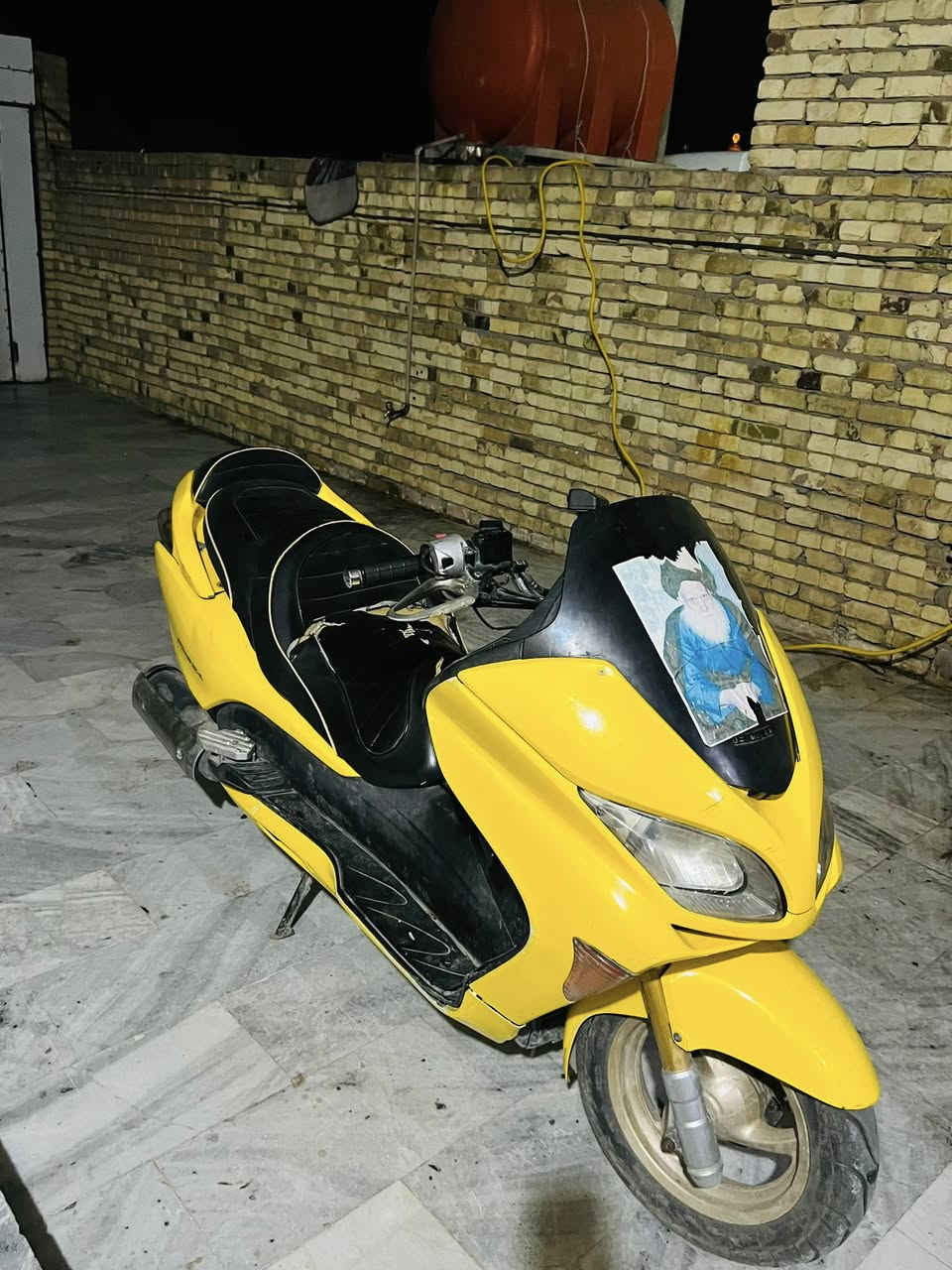 فورزه البيع سعر 900وبيه مجال الشيري درجه اورق درجه شغل ونضيف النتصال عل هاذ رقم ***********
