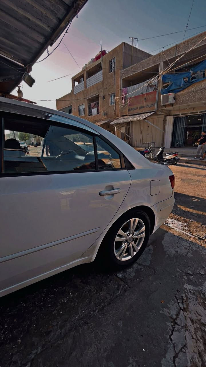 السلام عليكم سوناتا موديل2009 خليجي داخل صاج رقم بغداد مشروع وطني باسمي مكفوله من الحادث والصبغ منضومه تبريد كامله جديده تدفأ تبريد شغاله كهربائياتها كلها شغاله السياره نقصها نص صدر خلفي وبيها ملاحضات كم طخه وشخط سنويه ساقطه ورقم القديم مو الأنكليزي وعليها غرامات سعر 120  وبيها مجال للاستفسار ***********
***********
مكان السياره بغداد
