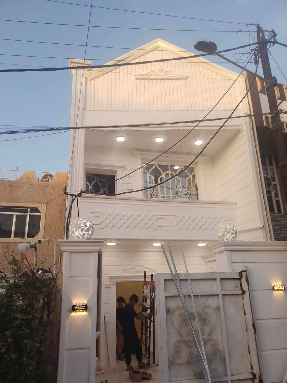 عدنان لديكور اداخلي ولتغليف الواجهات الخارجيه بل فوم التركي درجه اولى ضمان عشرين عام كه شغل وماده للستفسار اتصل ***********//////***********
