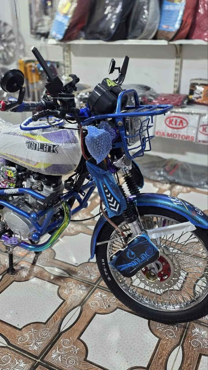 السلام عليكم اخوان تايكر ٢٥ للبيع شباب دراجه نضافه خير من الله مثل ما موضح بل صور ما اطلع بيه تاركه بل محل مضمومه   سعره مليون و٧٥ وبيه مجال ***********
