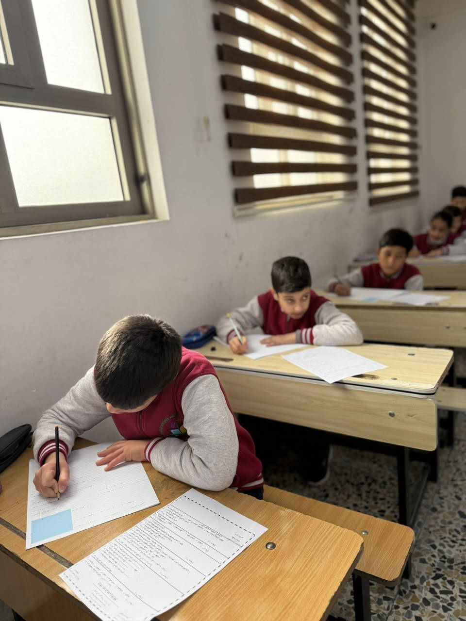 آخر يوم من امتحانات نصف السنة ✨📚
اليوم نطوي صفحة تعب وجهد، ونفتخر بطلبتنا الأبطال وهم يكمّلون آخر اختبار بكل عزيمة وإصرار 👏
كانت أيام مليئة تحدي واجتهاد، واليوم نهايتها مسك وراحة 🌷

نتمنى لجميع طلبتنا عطلة سعيدة، مليئة بالراحة والفرح واستعادة النشاط 💫
وتستاهلون كل خير بعد هذا التعب ❤️
بالتوفيق دائمًا… والقادم أجمل بإذن الله 

للتواصل والاستفسار :
📍 الأنبار - الرمادي - الحوز - قرب مجسر الزيوت
📞 *********** 
 *********** 
#مدرسة_الصباح_الأبتدائية_الأهلية_المختلطة
#مدارس_الصباح 
#الرمادي
