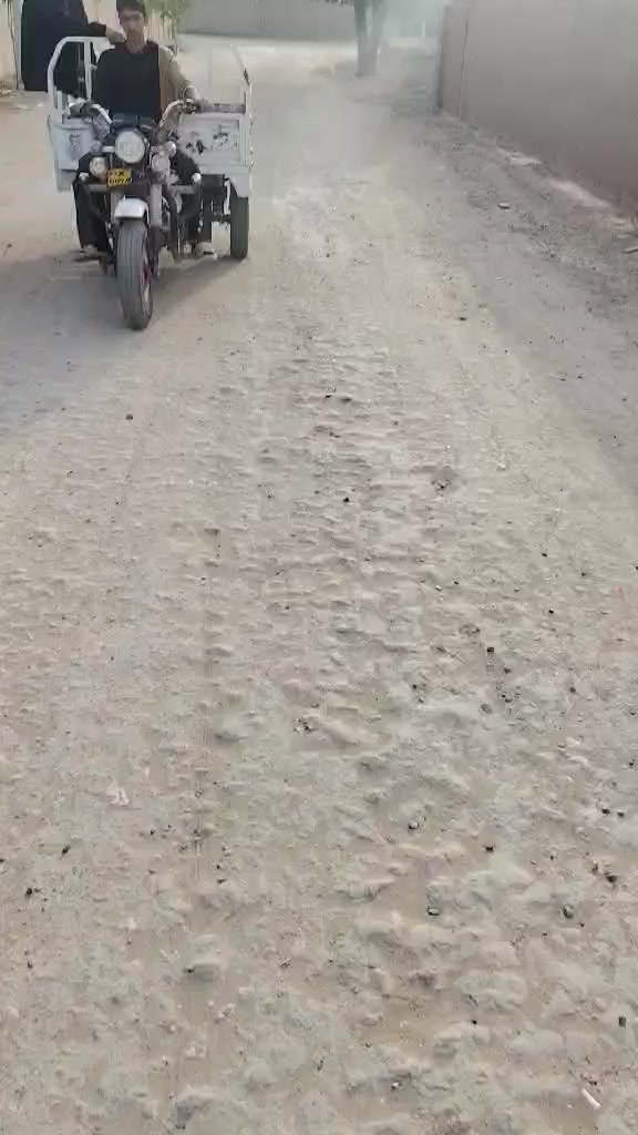 قطعه للبيع المساحة ٧٠٠ متر طابو زراعي سند ٢٥ تحويل مباشر حله ورديه سيف سعد خلف الدكتور أحمد الجمل الواجها ٢٢ مسيجه بي ارسي شارع سبيس ١١ متر تبعد عن الشارع العام ٣٠٠ متر كافه الخدمات السعر ٩٠ مع المجال البسيط ***********
