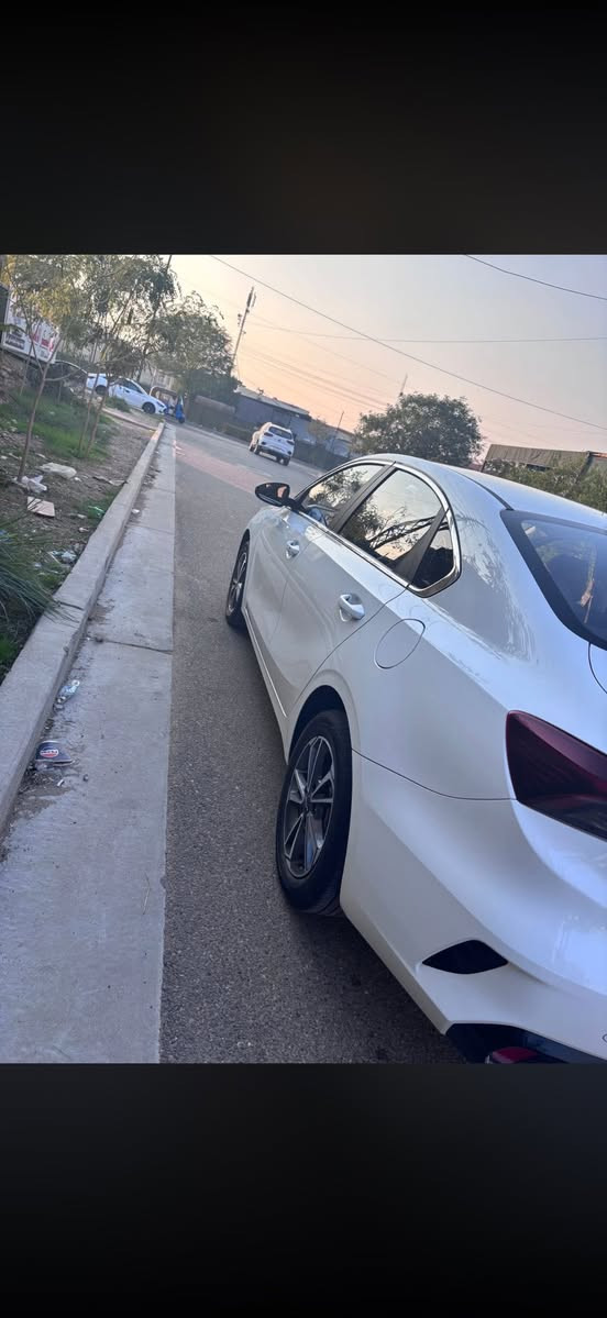 كي 3 موديل 2025 ماشيه 6 الاف مكفوله كفاله عامه رقم اربيل بأسم شركه تحويل او وكاله فتحه بصمه حساس امامي خلفي وباقي المواصفات المعروفة 
السعر 152 وبيها مجال 
***********
