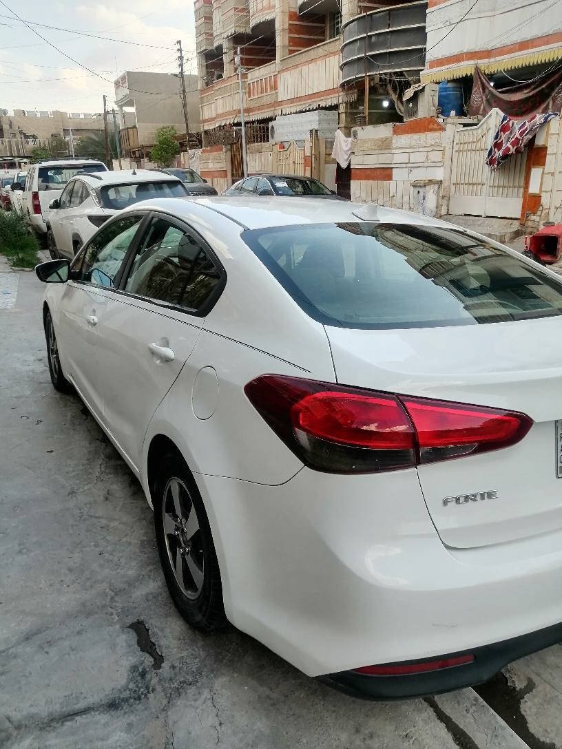 *********** 
فورتي ٢٠١٧ بغداد نص فول مكينه ٢٠٠٠ دوش ماشيه ٨٥
السياره بيها شويه صبغ با باب خلف السائق من جوه اثر شخط
السياره من امريكا كلين بدون حادث بدون ارباك 
شادلها تخم تاير جديد وباتري جديد
تبريد ثلج ❄️
السعر ١٢٢$ وبيها مجال
مكان السياره بغداد الشعب ***********
*********** بغداد, العراق
