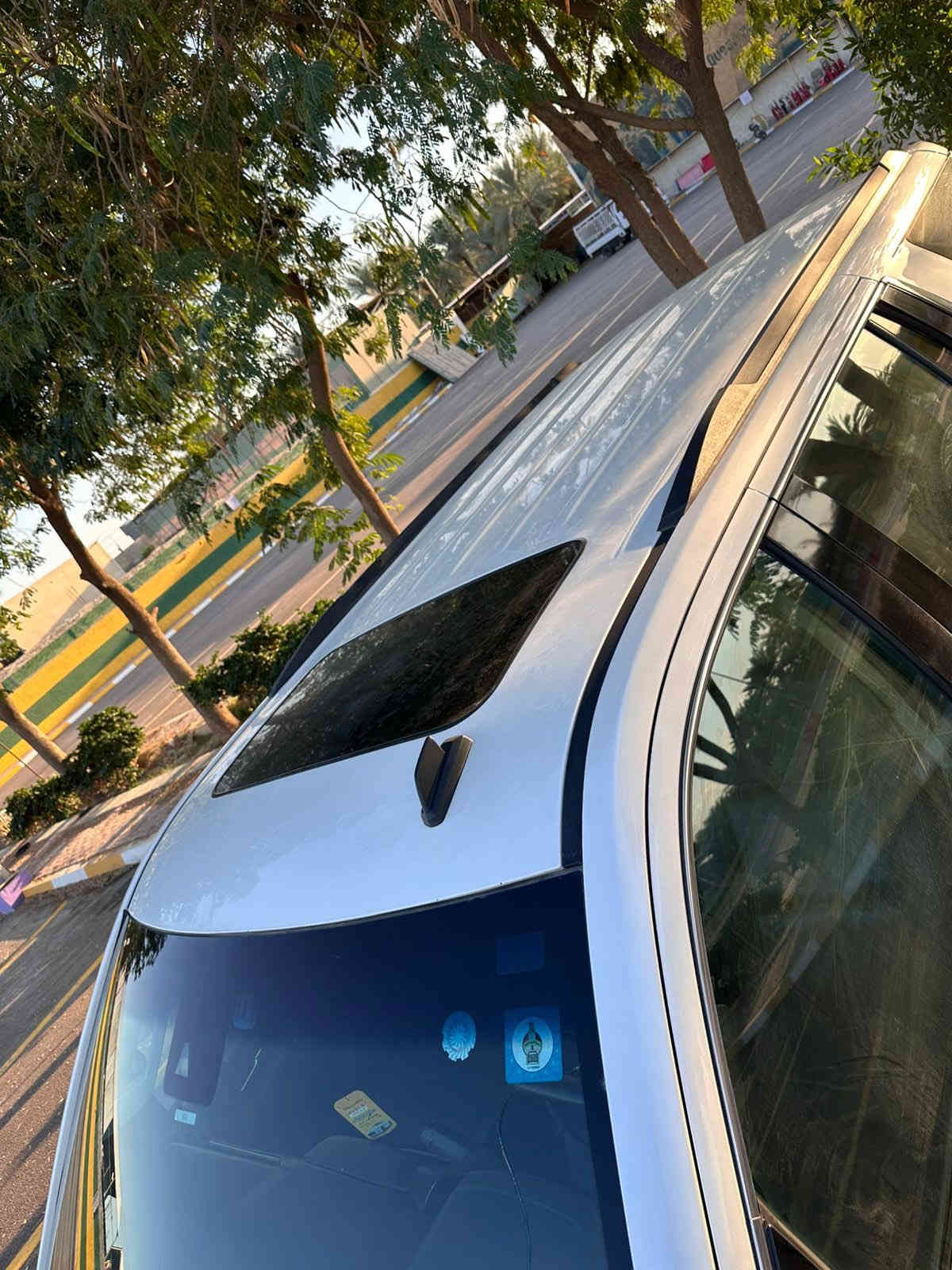 السلام عليكم 
تاهو 2015
اللون ابيض صدفي 
داخل عسلي 
سياره كلين بدون حادث 
فول مواصفات فتحه وبصمه 
فور ويل تخم تاير جديد 
مكينه وكير كفاله عامه 
حداديه جديده 
رقم بغداد 
سعر ٢٩٠ ورقه 
الاستفسار
***********
