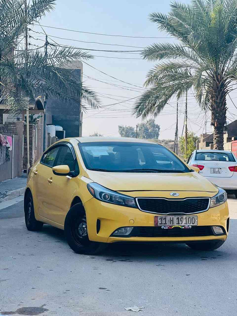 كيا فورتي ٢٠١٧ مكينه ٢٠٠٠ دوش كير AT
رقم بغداد بأسمي تحويل ثاني 
مصفره هيئه وغرامات
***********
